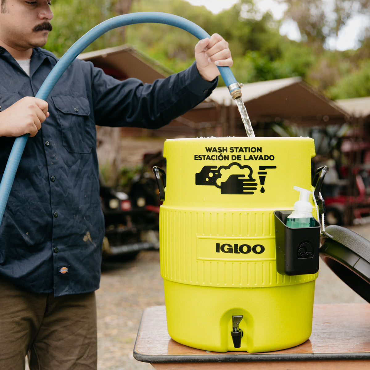 5-gallon-handwash-station-d1 00042260_lifestyle1.jpg