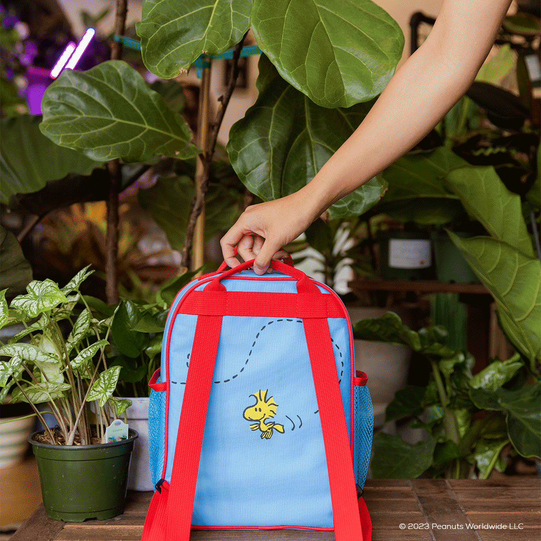 snoopy-mini-convertible-backpack-cooler-f6 Peanuts_Part_2_NATIVE_PDP_Backpack.gif
